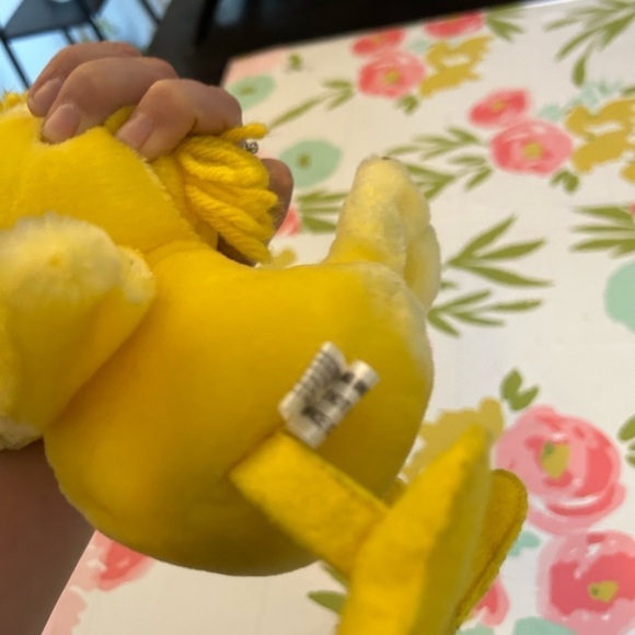 Peanuts™ 6" Woodstock Plush knot's berry farm - Picture 4 of 6